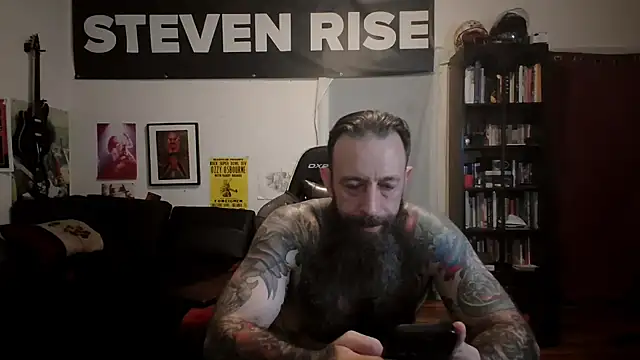 Snapshot of StevenRiseNYC chatting on 05-07-26, 12:27 StevenRiseNYC online show from 05-07-26, 12:27