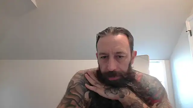 Snapshot of StevenRiseNYC chatting on 05-20-26, 11:27 StevenRiseNYC online show from 05-20-26, 11:27