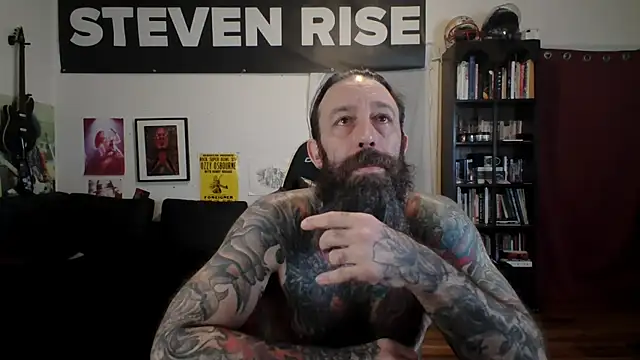 Snapshot of StevenRiseNYC chatting on 06-03-26, 12:41 StevenRiseNYC online show from 06-03-26, 12:41