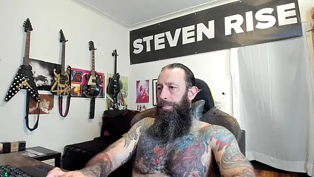 Snapshot of StevenRiseNYC chatting on 06-07-26, 10:57 StevenRiseNYC online show from 06-07-26, 10:57