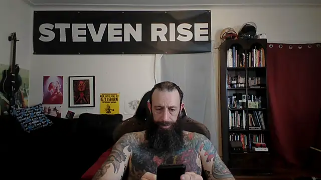 Snapshot of StevenRiseNYC chatting on 06-08-26, 11:27 StevenRiseNYC online show from 06-08-26, 11:27