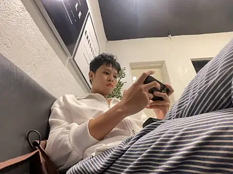 Plaxtique online show from 11-08-25, 02:39