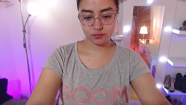 Snapshot of _Kim__M chatting on 11-24-25, 12:38 Kim M online show from 11-24-25, 12:38