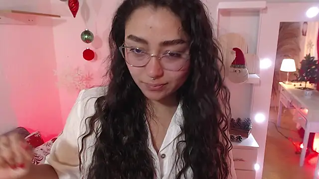 Snapshot of _Kim__M chatting on 12-16-25, 01:49 Kim M online show from 12-16-25, 01:49