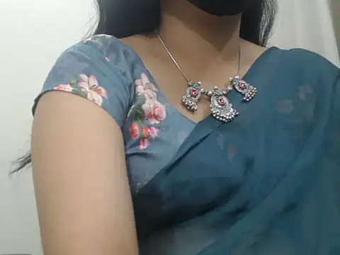 Lovely Siri 23 online show from 04-26-26, 06:44