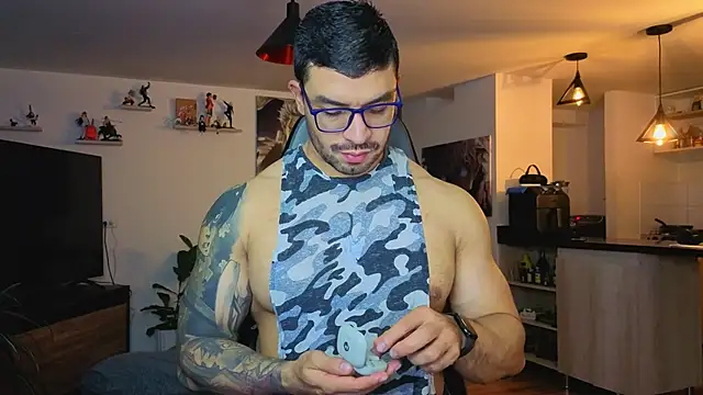 Michael Diamond online show from 11-19-25, 03:28