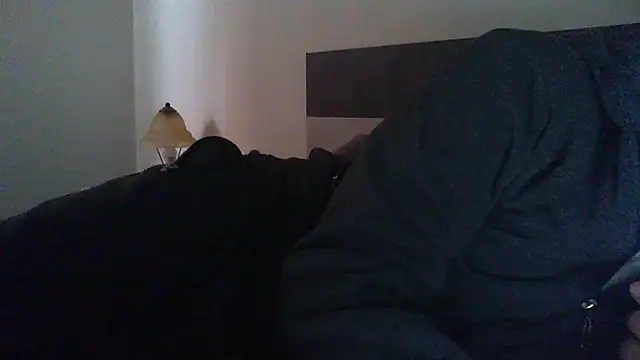Snapshot of piccologimmy chatting on 10-20-25, 08:48 piccologimmy online show from 10-20-25, 08:48