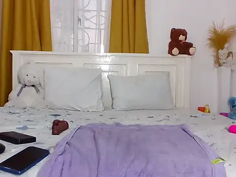 Snapshot of NAUGHTY__EBONY chatting on 10-03-25, 03:36 NAUGHTY EBONY online show from 10-03-25, 03:36