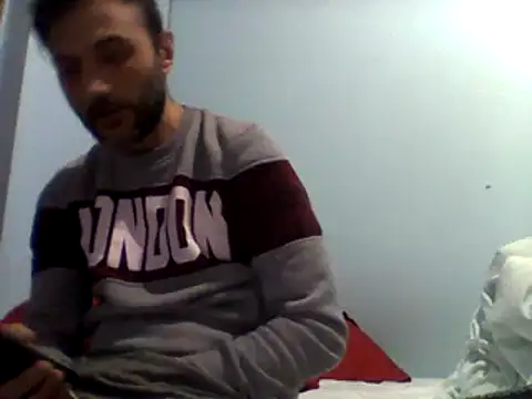 Snapshot of coppiasenzacensura chatting on 12-18-24, 04:06 coppiasenzacensura online show from 12-18-24, 04:06