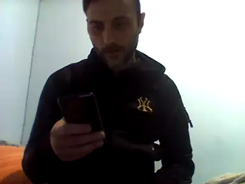 Snapshot of coppiasenzacensura chatting on 02-14-25, 03:26 coppiasenzacensura online show from 02-14-25, 03:26