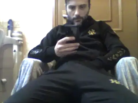 Snapshot of coppiasenzacensura chatting on 02-28-25, 07:15 coppiasenzacensura online show from 02-28-25, 07:15