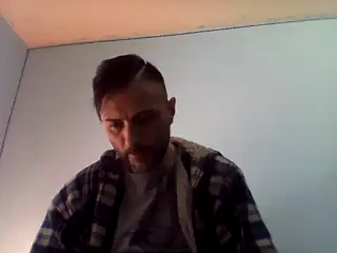 Snapshot of coppiasenzacensura chatting on 03-19-25, 07:18 coppiasenzacensura online show from 03-19-25, 07:18