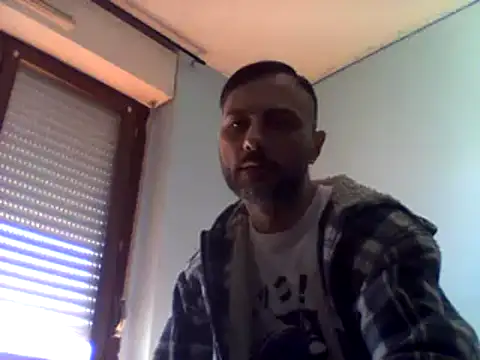 Snapshot of coppiasenzacensura chatting on 03-20-25, 08:09 coppiasenzacensura online show from 03-20-25, 08:09