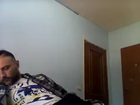 Snapshot of coppiasenzacensura chatting on 03-20-25, 12:32 coppiasenzacensura online show from 03-20-25, 12:32