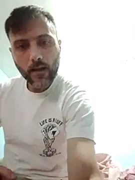 Snapshot of coppiasenzacensura chatting on 10-26-25, 02:01 coppiasenzacensura online show from 10-26-25, 02:01