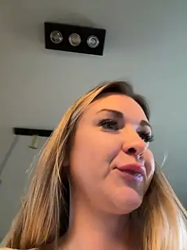 Bella-Tight online show from 12-28-24, 12:56