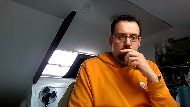 Snapshot of rdewaard81 chatting on 10-29-25, 11:56 rdewaard81 online show from 10-29-25, 11:56