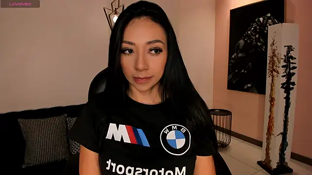 LizzHamilton   online show from 01-13-26, 09:20