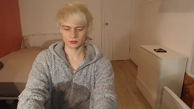 Oliver sweet  online show from 12-23-25, 01:14