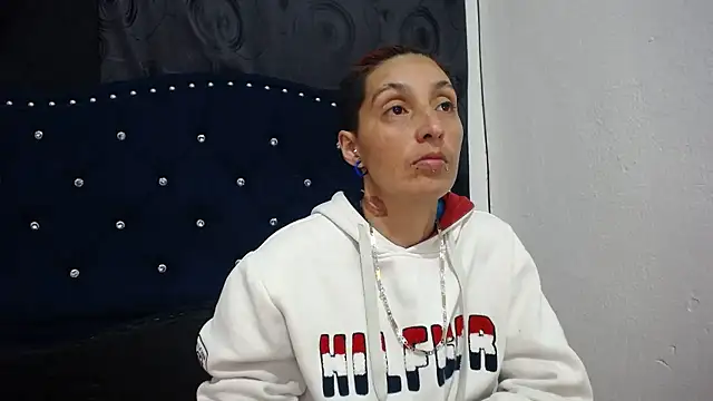 Snapshot of anyu1306 chatting on 12-06-24, 08:37 anyu1306 online show from 12-06-24, 08:37