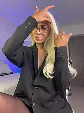 Miss sagitario online show from 04-27-26, 12:14