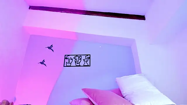 Laura Torres18 online show from 02-15-25, 12:26