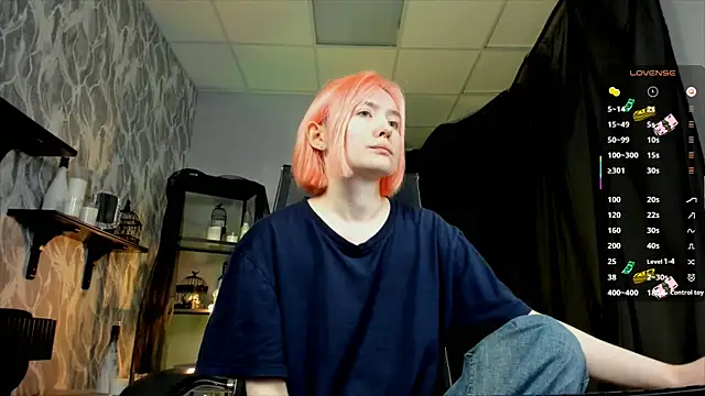 Snapshot of ReiYosimoto chatting on 10-03-25, 11:40 ReiYosimoto online show from 10-03-25, 11:40