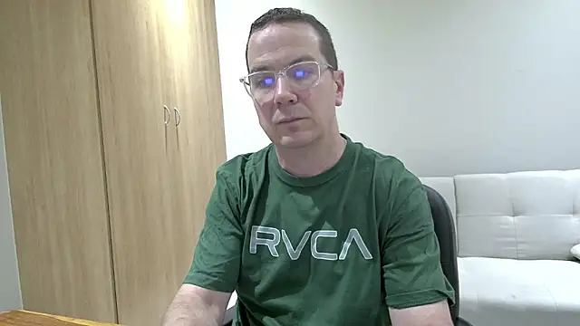 BrettJ81 online show from 04-07-26, 05:57