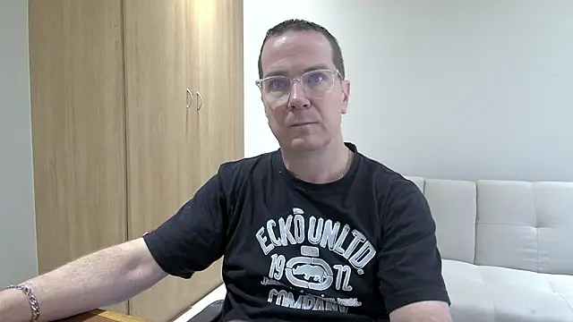 BrettJ81 online show from 04-25-26, 11:02