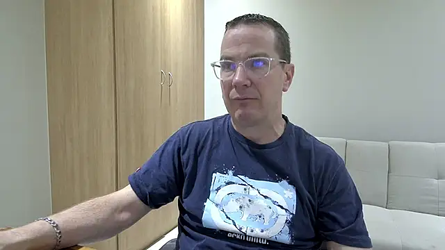 BrettJ81 online show from 06-12-26, 05:34