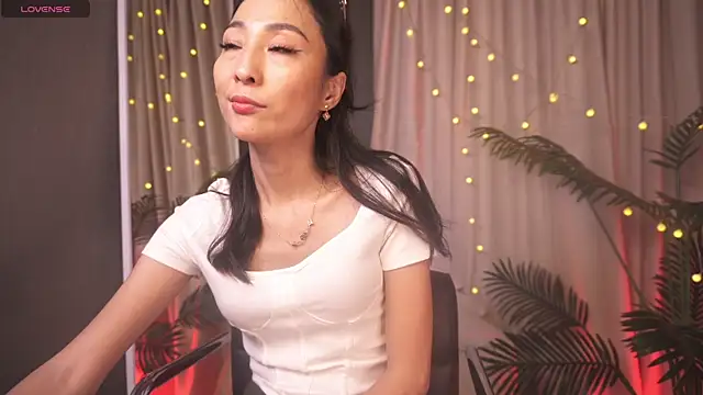 1reisatumi  online show from 12-21-25, 01:29