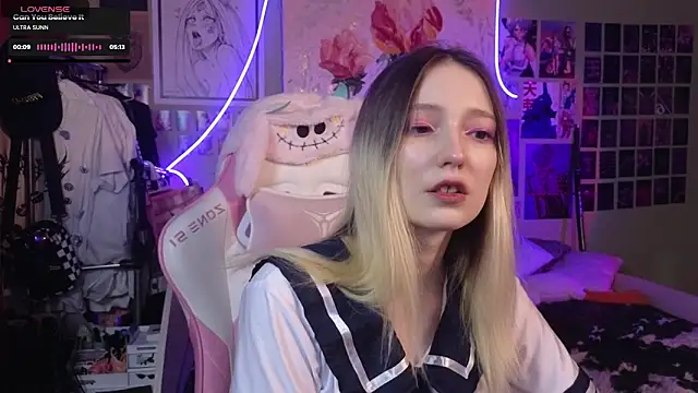 Evie Ro online show from 03-11-25, 09:04