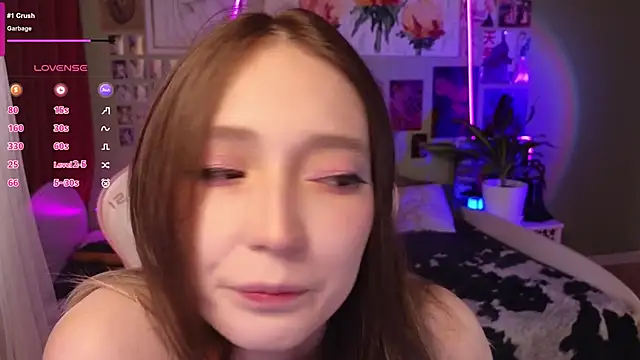 Snapshot of Evie_Ro chatting on 05-03-26, 04:29 Evie Ro online show from 05-03-26, 04:29