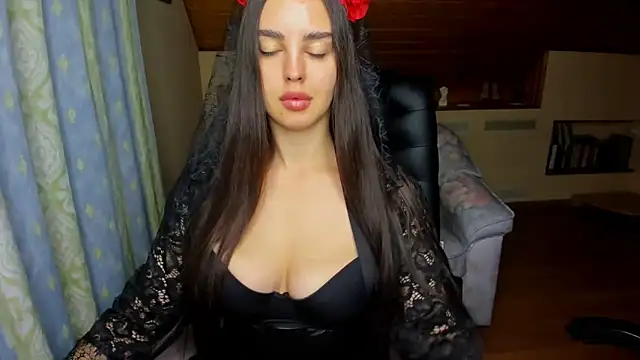 Snapshot of Yummy_Kate chatting on 10-31-25, 06:58 Yummy Kate online show from 10-31-25, 06:58