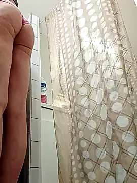 Snapshot of JOHANNA9MOI02 chatting on 02-09-25, 01:33 JOHANNA9MOI02 online show from 02-09-25, 01:33