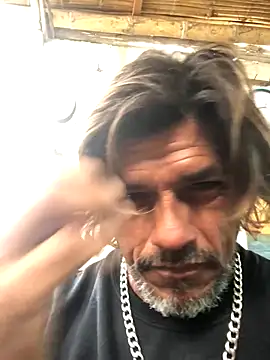 Snapshot of kvr27 chatting on 10-27-25, 01:15 kvr27 online show from 10-27-25, 01:15