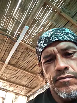 Snapshot of kvr27 chatting on 11-14-25, 11:42 kvr27 online show from 11-14-25, 11:42