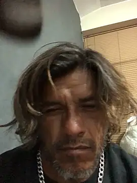 Snapshot of kvr27 chatting on 11-17-25, 01:55 kvr27 online show from 11-17-25, 01:55