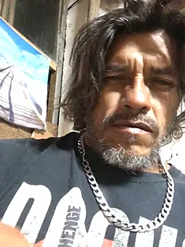 Snapshot of kvr27 chatting on 11-24-25, 02:00 kvr27 online show from 11-24-25, 02:00