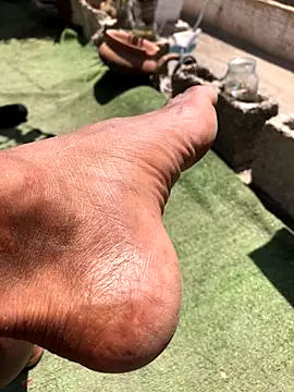 Snapshot of kvr27 chatting on 11-29-25, 06:00 kvr27 online show from 11-29-25, 06:00