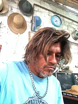 Snapshot of kvr27 chatting on 12-16-25, 12:21 kvr27 online show from 12-16-25, 12:21