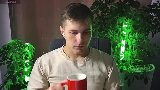 Sweeet  boy online show from 02-22-25, 10:18