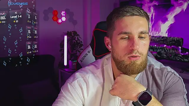 Snapshot of Sweeet__boy chatting on 12-16-25, 06:02 Sweeet boy online show from 12-16-25, 06:02