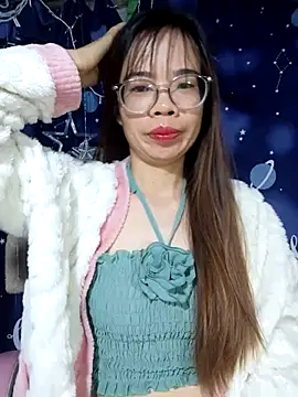   Mai-love19   online show from 12-13-25, 10:04