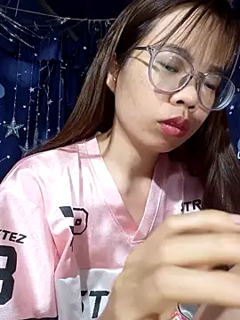   Mai-love19   online show from 04-09-26, 08:20