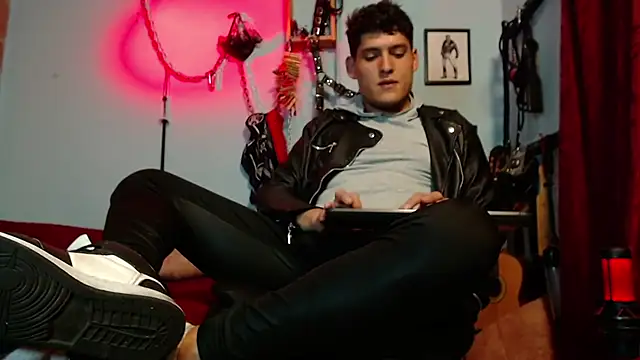 dom2travelersss online show from 01-09-26, 11:17