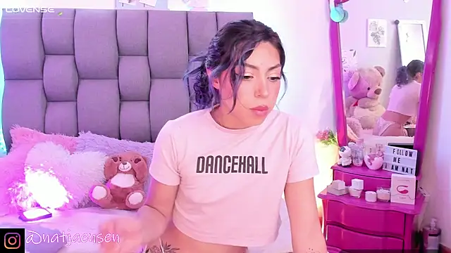 Snapshot of natalie_jaensen chatting on 12-07-24, 08:27 natalie jaensen online show from 12-07-24, 08:27