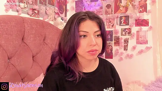 Snapshot of natalie_jaensen chatting on 12-30-24, 12:32 natalie jaensen online show from 12-30-24, 12:32