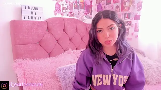 Snapshot of natalie_jaensen chatting on 01-18-25, 08:30 natalie jaensen online show from 01-18-25, 08:30