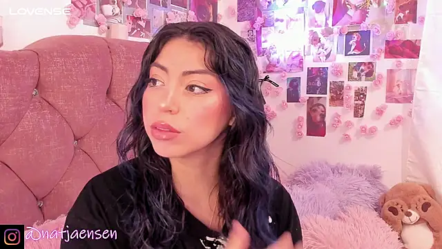 Snapshot of natalie_jaensen chatting on 02-18-25, 11:08 natalie jaensen online show from 02-18-25, 11:08